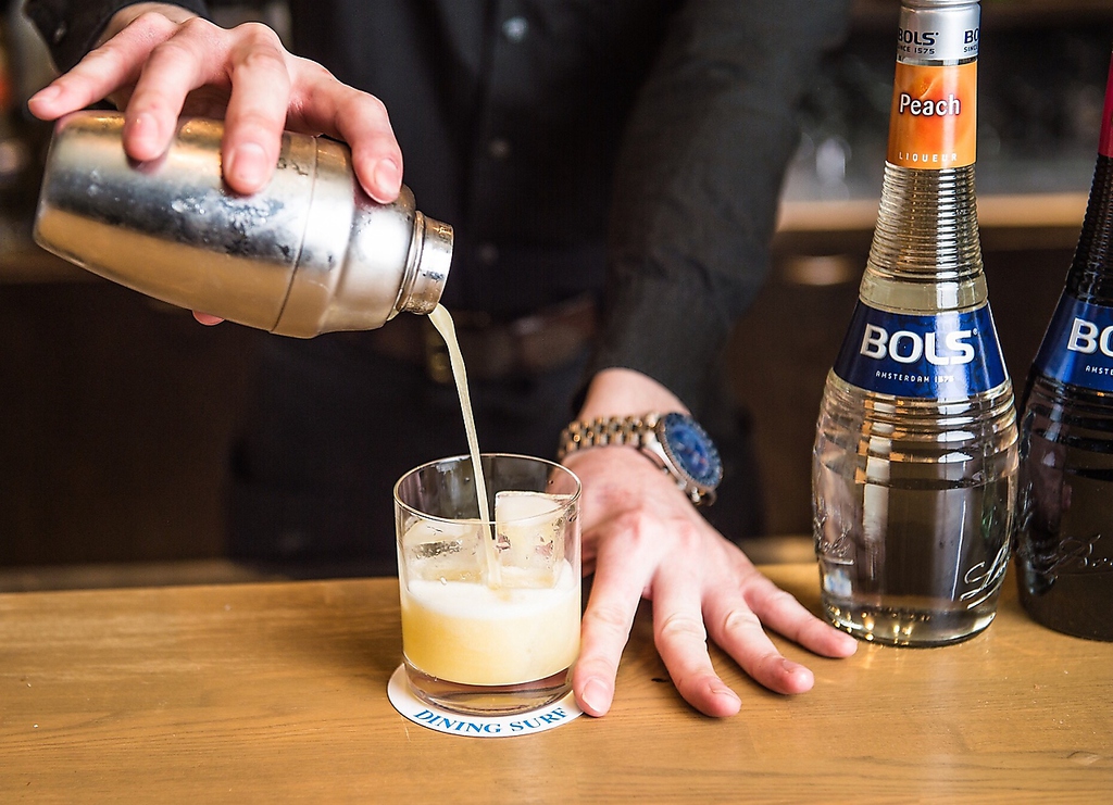 100種類を超えるドリンク！オリジナルや期間限定のカクテルもご用意しております！