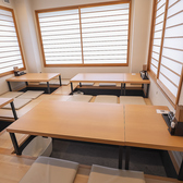 貸切対応が可能ですので、宴会やビジネスの接待など、さまざまなシーンで、特別なひとときをお過ごしいただけます。心地よい雰囲気の中で、友人や同僚とわいわい楽しみながら、お楽しみください。なお、ご利用の際はお気軽にお問い合わせください。