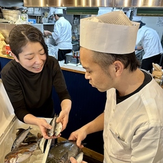 持込頂いた釣り魚を調理して提供します