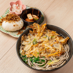 地場野菜のかき揚げ蕎麦・おにぎりセット