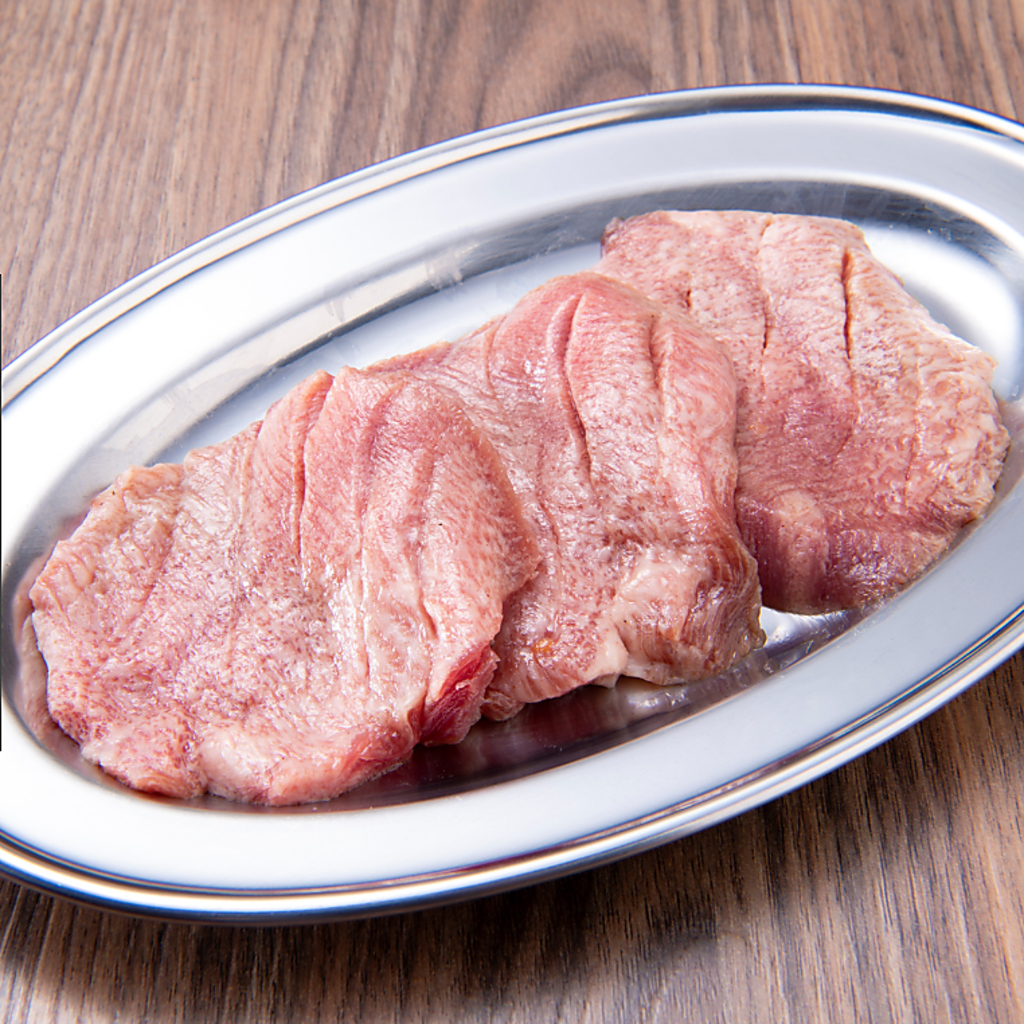 伊達のくら名物！旨い厚切りの霜降り牛タンです。熟成大トロ牛タンは429円(税込)◎