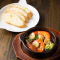 料理メニュー写真&nbsp;エビのアヒージョ(バケット付)