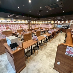 テーブル席は2名様から8名様まで、幅広くご用意しております。少人数から大人数の宴会まで、ぜひお任せください！