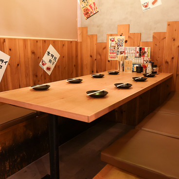 串とメシにはサケキタル 神戸三宮店の雰囲気1