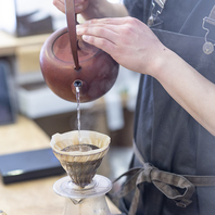 食後に鉄瓶で入れるコーヒーを