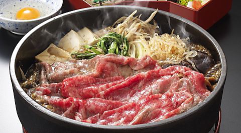 落ち着いた雰囲気の中、神戸吉兆自慢の会席料理や近江牛のお料理をお楽しみ下さい。