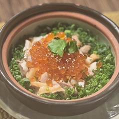 海鮮とたっぷりいくらの土鍋飯