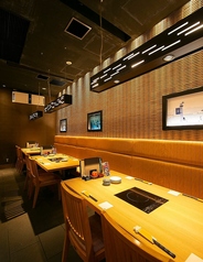 人気の半個室席は会食・接待におすすめ！