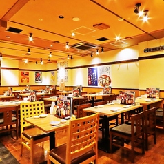 【大小さまざまなお席をご用意】店内は温かみのある明かりで雰囲気抜群♪気の合うお友達との飲み会や女子会などに是非ご利用ください。お席は人数に合わせてご用意できます。ご相談ください!新鮮な海の幸を味わいながら、ゆったりとおくつろぎください。