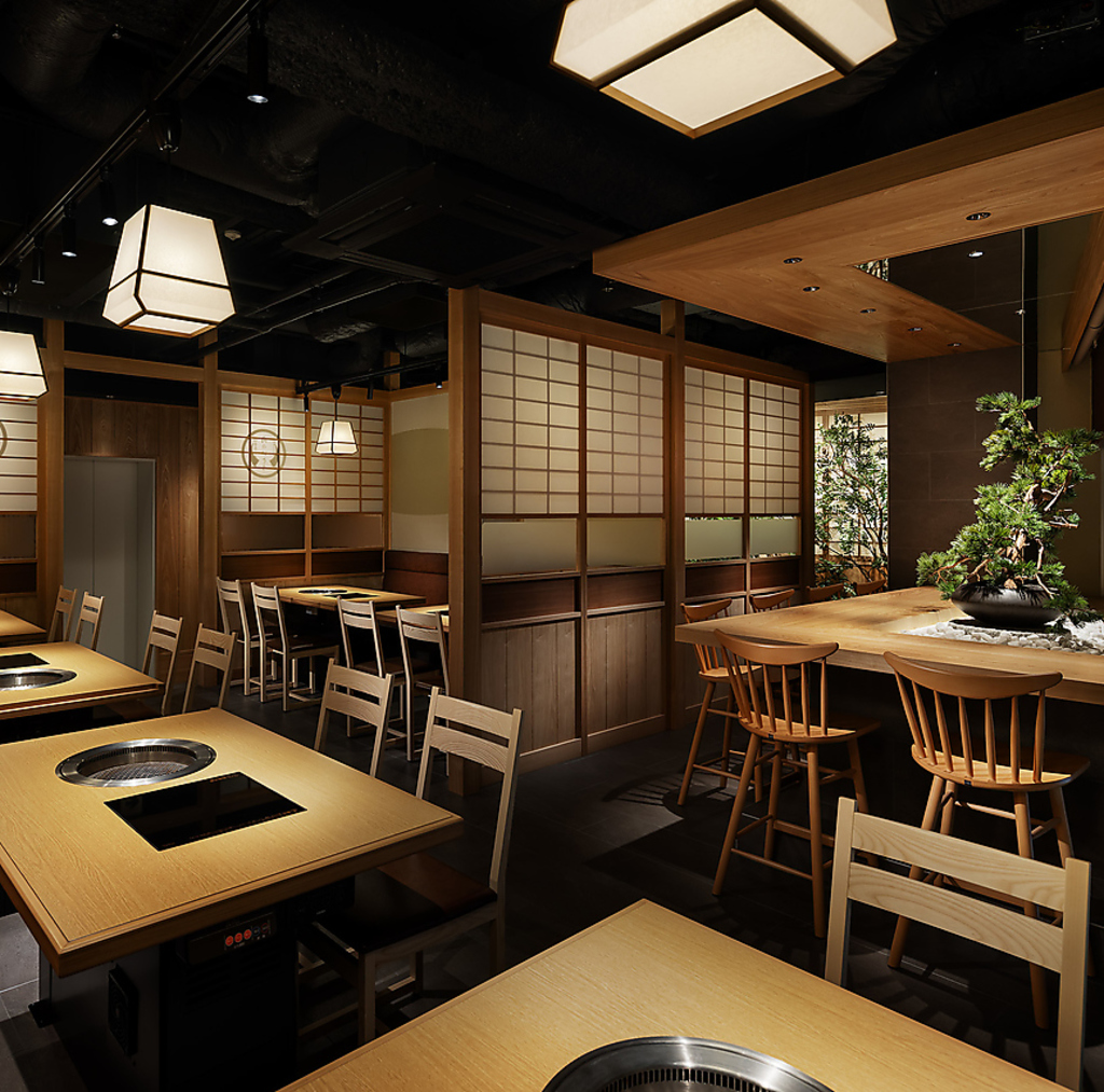 9階からの景色もよく落ち着いた雰囲気で、特別な気分を味わえ、暖かみのあるインテリアです。