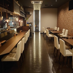 レンガ調の壁が落ち着くお洒落な空間を丸ごと貸切可能!大町エリアでの二次会や会社宴会に最適です。深夜3時まで営業しているので、時間を気にせず盛り上がれます♪人数やご予算など、まずはお気軽にご相談ください。