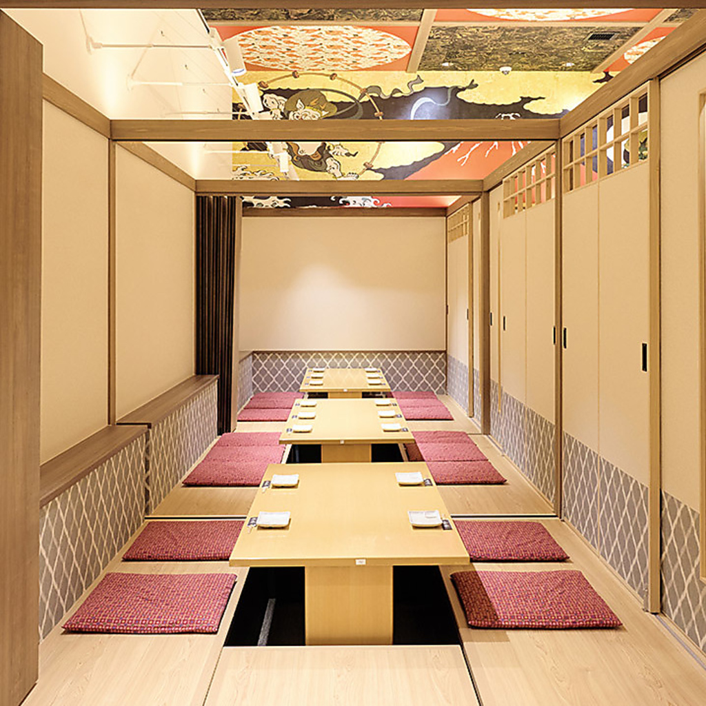 人数に合わせて様々な個室を完備！寛ぎの堀ごたつ席やテーブル席で豊富なお料理をお楽しみください♪