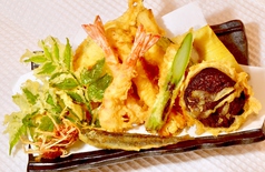 揚げたてがすぐ食べられる 天ぷら専門店ならではの味
