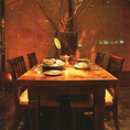 季節ごとの枝もののディスプレイを、開放感ある空間で楽しんでいただけるテーブル禁煙席です。