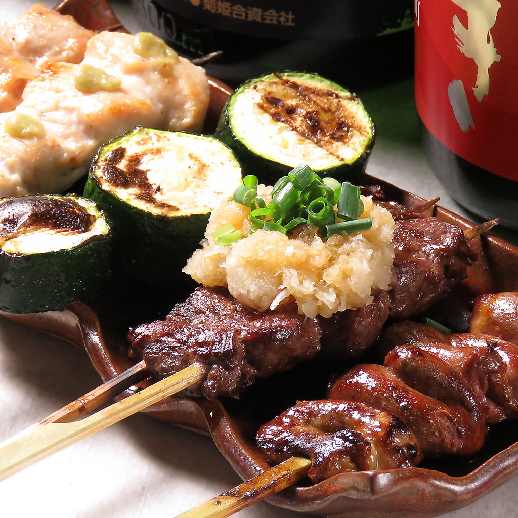 日本古来の発酵技術『醸す』と秘伝のタレと炭火で焼き上げる、本気を追求した『焼鳥』を是非。