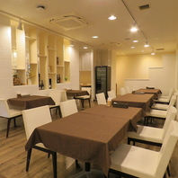 少人数から貸切まで対応可能な柔軟な空間設計