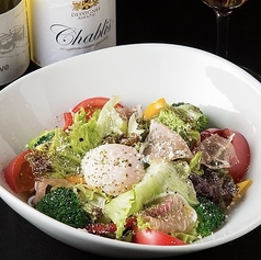 温泉たまごのシーザーサラダ