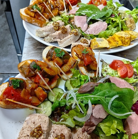 フランスの田舎料理とお酒を愉しむ洋食店。デートや女子会に最適なコースもご用意★