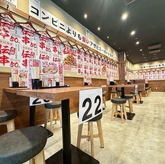 テーブル席は2名様から8名様まで、幅広くご用意しております。少人数から大人数の宴会まで、ぜひお任せください！