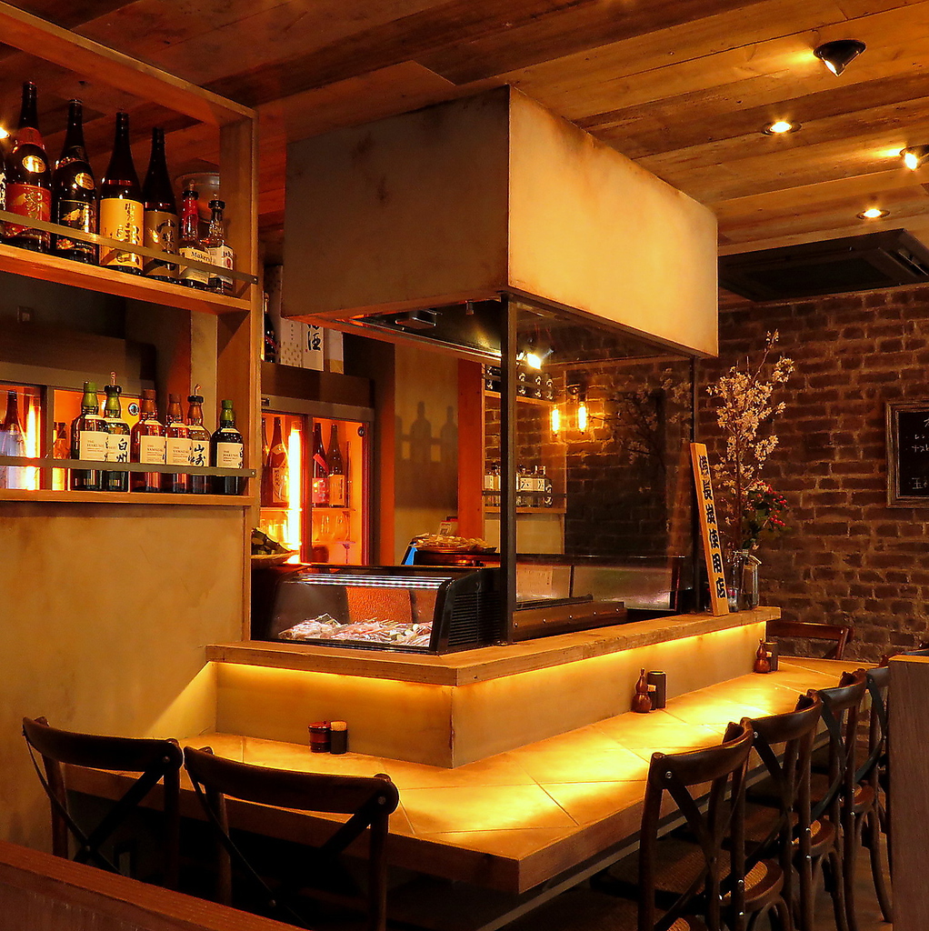 立川で人気店『我楽多家』系列としてNEW OPEN!!完全個室やコの字型カウンター、ロフト席ございます。