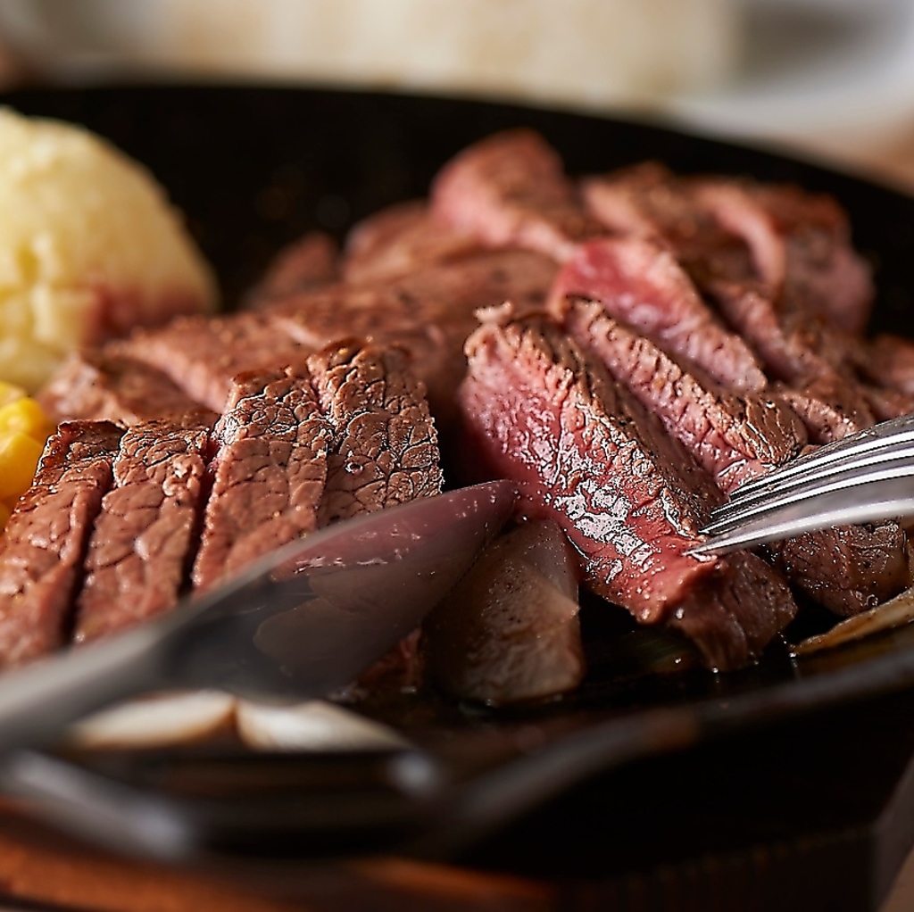 ランチのメニューも充実していて、友人とのランチ会や女子会に最適な、落ち着いた雰囲気が魅力の店内