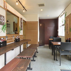 当店では8～12名様にて、お店の貸切利用が可能です！お電話または店頭にてご予約を受け付けておりますので、お気軽にお問い合わせください。