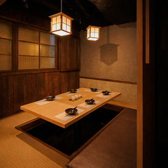 和の趣き溢れる個室席は、落ち着きある空間で日々の疲れを癒してくれます!まったり飲むも、わいわい騒ぐも、プライベート空間で周りを気にせず楽しめます!