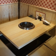 落ち着いた雰囲気と広々空間で焼肉時間を堪能