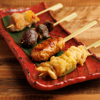 高級な比内地鶏を使用した贅沢な串焼きに舌鼓◎