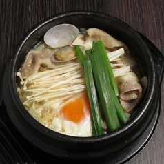 白いスンドゥブ「心」 豚バラ心スンドゥブ