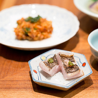 季節を味わう、すし貝政の前菜