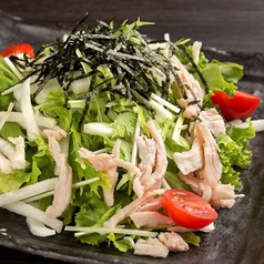 蒸し鶏と大根の胡麻だれサラダ