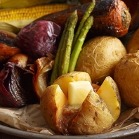 旬の食材をふんだんに使用したレストランメニュー