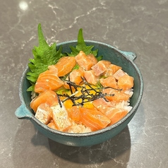 漬けサーモン丼