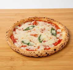 トマトとモッツァレッラのピザ