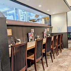 お一人様でのご利用に最適なカウンター席がございます◎お食事をしながら、ゆったりとくつろぎの時間をお過ごしください♪