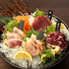 馬刺しと鶏刺しの合盛り
