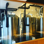 ビールの醸造設備はスロベニア製で職人さんの手作り！アドリア海から横浜港まで遥々船でやってきました！