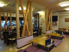 カウンターでひとり飲みにもぜひどうぞ。