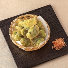 芽キャベツと空豆の天ぷら　