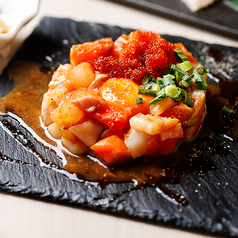 濃厚卵黄の海鮮ユッケ