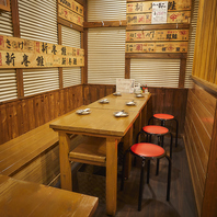 にぎやかな宴会や大人数での会食に最適な団体席