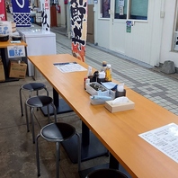 卓上には各種調味料