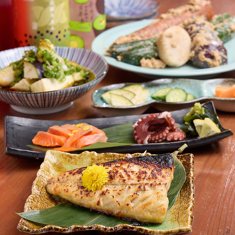 おばんざい以上和食未満の、幅広い世代にマッチする和料理◎飲み放題もございます！