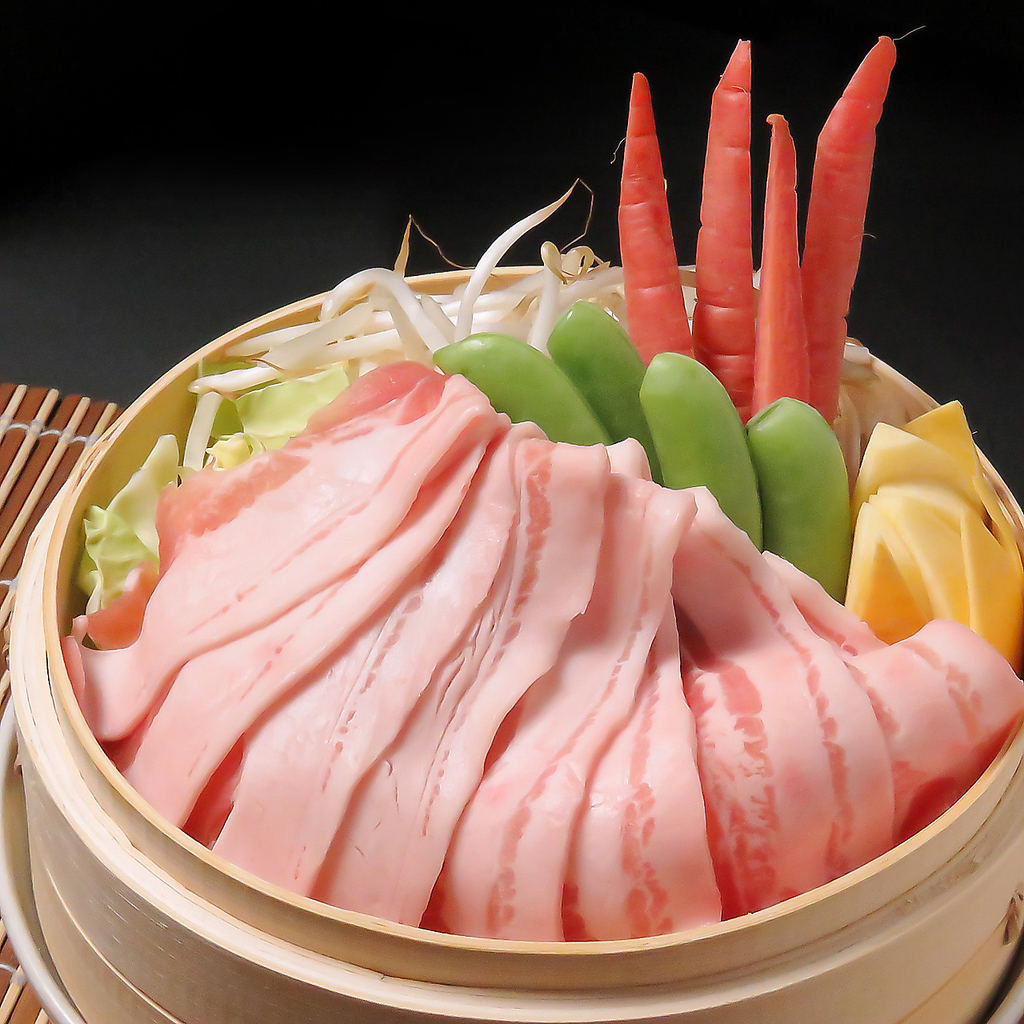 愛知【三州豚】甘みと旨みの凝縮されたブランド豚を使用。串焼きもございます！是非お試しあれ♪