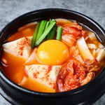 【当店自慢のスンドゥブ】アサリ出汁を使用した海鮮純豆腐も大人気◎ぜひOKOGEへ！