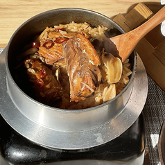 高木商店の焼き鯖のアヒージョ釜飯