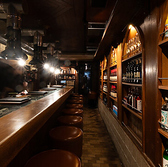 梅田の中心に位置するウッドハウスのような隠れ家で、10名様~16名様での貸切が可能です♪ カウンター席でゆったりとした時間をお楽しみください!特別なイベントや友人との集まり、会社の懇親会など、様々なシーンにぴったりの空間です◎ 美味しい料理と共に、思い出に残るひとときをお楽しみください!