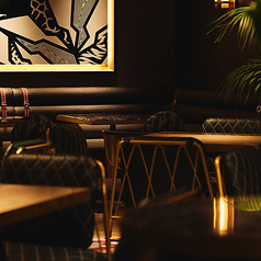 雰囲気の異なるソファ席を各種ご用意してお待ちしてます！当店でリラックスした時間をお楽しみください☆