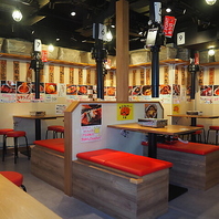 店内はどこか懐かしく親しみやすい雰囲気！